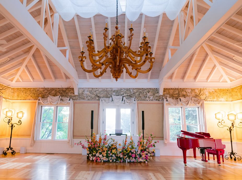 How to Plan a Stress-Free Wedding in Canada with a Professional Event Planner